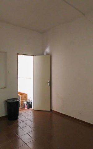 Casa à venda com 300m², 6 quartos e 2 vagasQuarto de Serviço