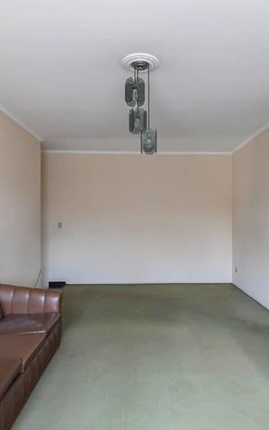 Casa à venda com 300m², 6 quartos e 2 vagasSala 1