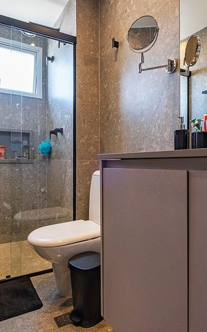 Apartamento à venda com 109m², 2 quartos e 3 vagas Apartamento à venda com 109m², 2 quartos e 3 vagasSuíte 1 - Banheiro