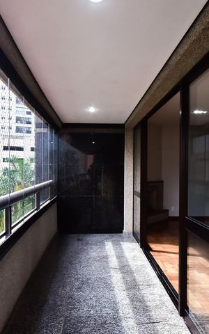 Apartamento à venda com 170m², 3 quartos e 3 vagasVaranda da Sala