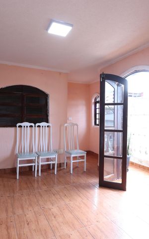 Casa à venda com 150m², 5 quartos e 2 vagasSala