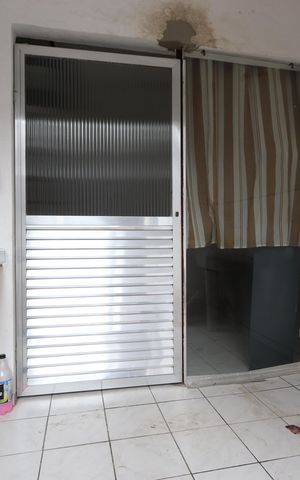Casa à venda com 150m², 5 quartos e 2 vagasLavanderia