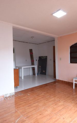 Casa à venda com 150m², 5 quartos e 2 vagasSala