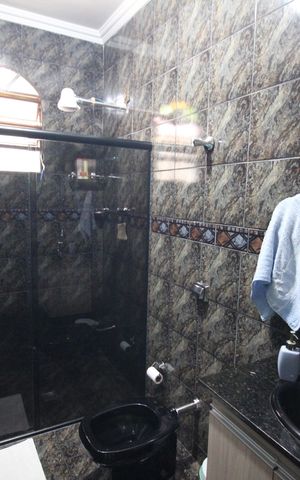Casa à venda com 273m², 4 quartos e 4 vagasBanheiro Social