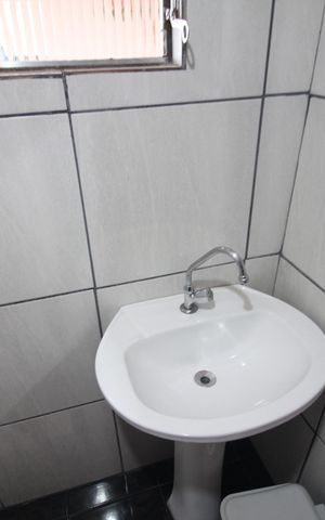 Casa à venda com 273m², 4 quartos e 4 vagasBanheiro de Serviço
