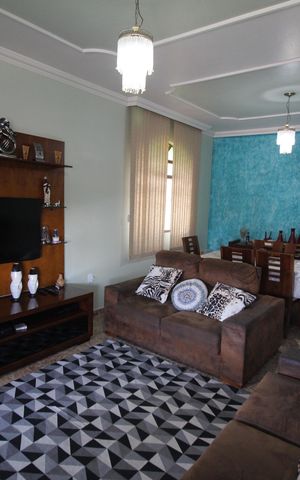 Casa à venda com 273m², 4 quartos e 4 vagasSala