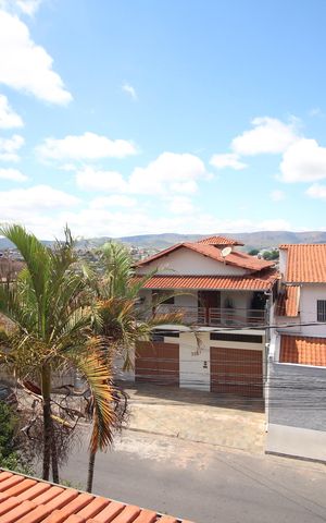 Casa à venda com 273m², 4 quartos e 4 vagasVista Terraço