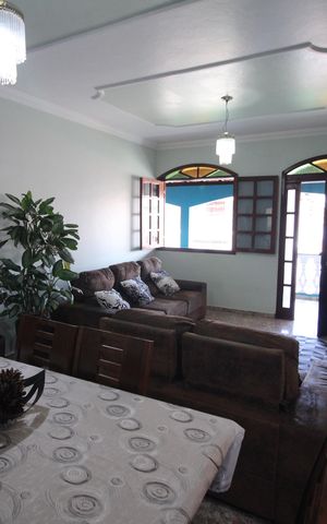 Casa à venda com 273m², 4 quartos e 4 vagasSala