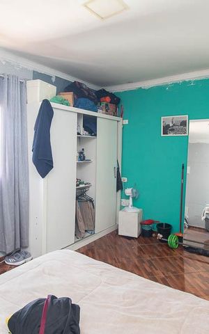 Casa à venda com 240m², 5 quartos e sem vaga Casa à venda com 240m², 5 quartos e sem vagaQuarto 2 casa 1