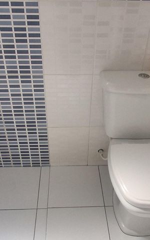 Casa à venda com 300m², 3 quartos e 3 vagas Casa à venda com 300m², 3 quartos e 3 vagasBanheiro Social