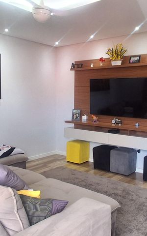Casa à venda com 300m², 3 quartos e 3 vagas Casa à venda com 300m², 3 quartos e 3 vagasSala