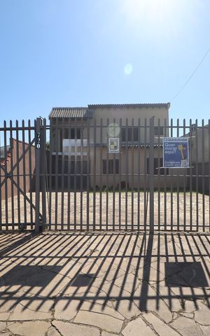 Casa à venda com 260m², 4 quartos e 5 vagasFachada