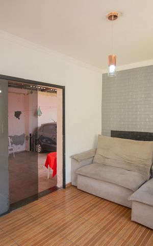 Casa à venda com 370m², 3 quartos e 10 vagas Casa à venda com 370m², 3 quartos e 10 vagasSala
