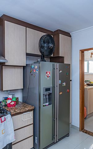 Casa à venda com 270m², 5 quartos e 3 vagas Casa à venda com 270m², 5 quartos e 3 vagasCopa e cozinha