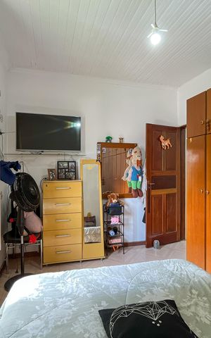 Casa à venda com 305m², 4 quartos e 2 vagas Casa à venda com 305m², 4 quartos e 2 vagasQuarto 3