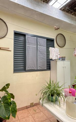 Casa à venda com 305m², 4 quartos e 2 vagas Casa à venda com 305m², 4 quartos e 2 vagasÁrea de Serviço