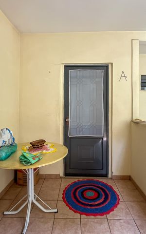Casa à venda com 305m², 4 quartos e 2 vagas Casa à venda com 305m², 4 quartos e 2 vagasEntrada