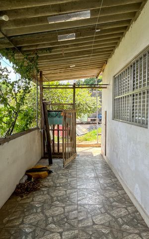 Casa à venda com 305m², 4 quartos e 2 vagas Casa à venda com 305m², 4 quartos e 2 vagasCasa 2