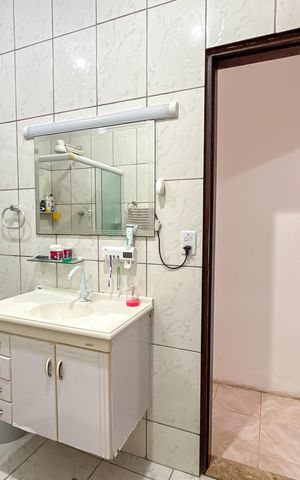 Casa à venda com 305m², 4 quartos e 2 vagas Casa à venda com 305m², 4 quartos e 2 vagasBanheiro 2