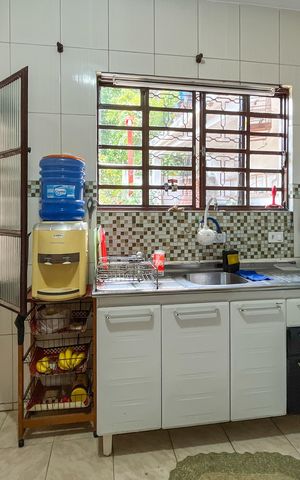 Casa à venda com 305m², 4 quartos e 2 vagas Casa à venda com 305m², 4 quartos e 2 vagasCozinha 2