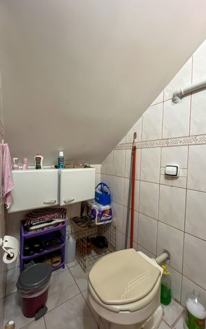 Casa à venda com 305m², 4 quartos e 2 vagas Casa à venda com 305m², 4 quartos e 2 vagasLavabo