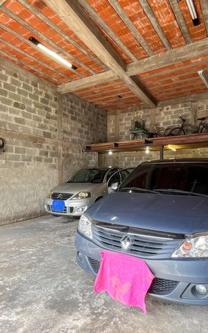 Casa à venda com 305m², 4 quartos e 2 vagas Casa à venda com 305m², 4 quartos e 2 vagasGaragem