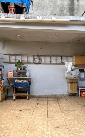 Casa à venda com 305m², 4 quartos e 2 vagas Casa à venda com 305m², 4 quartos e 2 vagasQuintal