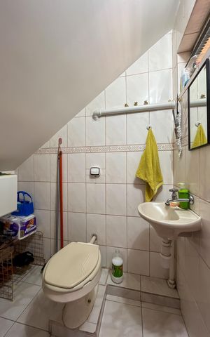 Casa à venda com 305m², 4 quartos e 2 vagas Casa à venda com 305m², 4 quartos e 2 vagasLavabo