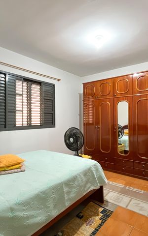 Casa à venda com 305m², 4 quartos e 2 vagas Casa à venda com 305m², 4 quartos e 2 vagasQuarto 1