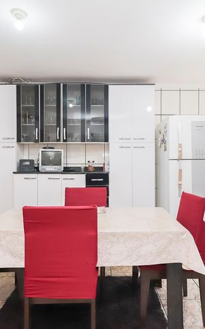 Casa à venda com 120m², 5 quartos e 4 vagasCasa 01 - Cozinha