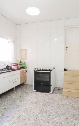 Casa à venda com 120m², 5 quartos e 4 vagasCasa 02 - Cozinha