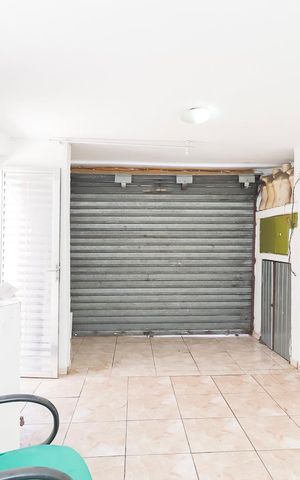 Casa à venda com 120m², 5 quartos e 4 vagasCasa 02 - Sala