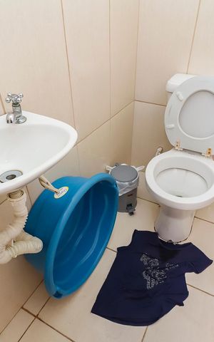 Casa à venda com 120m², 5 quartos e 4 vagasCasa 01 - Lavabo Externo