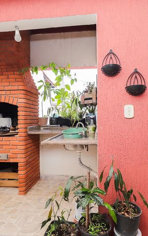 Casa à venda com 120m², 5 quartos e 4 vagasCasa 01 - Churrasqueira