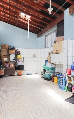 Casa à venda com 120m², 5 quartos e 4 vagasCasa 01 - Área de Serviço