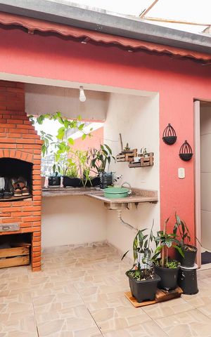 Casa à venda com 120m², 5 quartos e 4 vagasCasa 01 - Churrasqueira