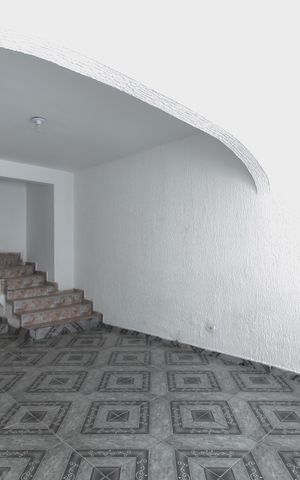 Casa à venda com 250m², 2 quartos e 8 vagas Casa à venda com 250m², 2 quartos e 8 vagasSala