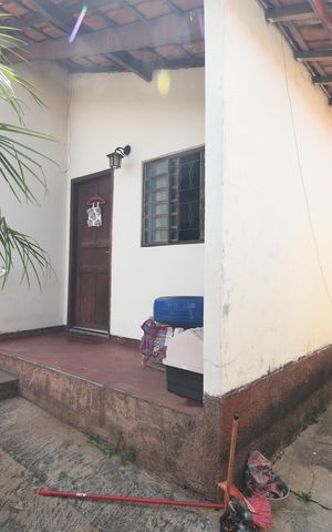 Casa à venda com 195m², 3 quartos e 1 vagaFachada
