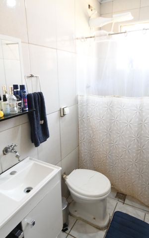 Casa à venda com 195m², 3 quartos e 1 vagaBanheiro