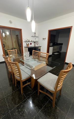 Casa à venda com 259m², 3 quartos e 6 vagas Casa à venda com 259m², 3 quartos e 6 vagasSala de Jantar