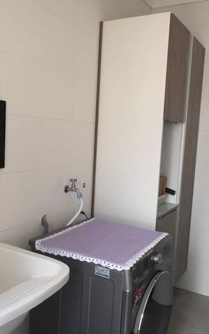 Casa à venda com 259m², 3 quartos e 6 vagas Casa à venda com 259m², 3 quartos e 6 vagasÁrea de Serviço