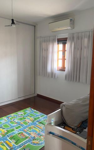 Casa à venda com 259m², 3 quartos e 6 vagas Casa à venda com 259m², 3 quartos e 6 vagasQuarto