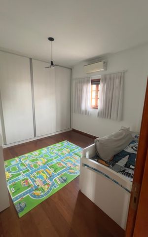 Casa à venda com 259m², 3 quartos e 6 vagas Casa à venda com 259m², 3 quartos e 6 vagasQuarto