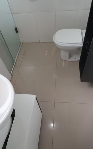 Casa à venda com 285m², 4 quartos e 3 vagasBanheiro 1