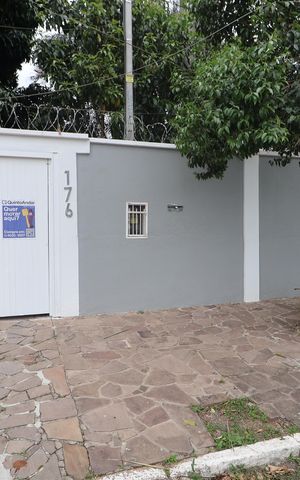 Casa à venda com 285m², 4 quartos e 3 vagasFachada