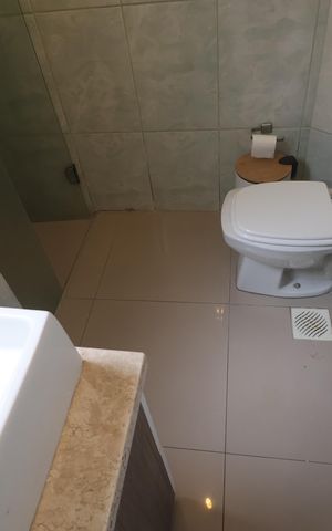 Casa à venda com 285m², 4 quartos e 3 vagasBanheiro 2