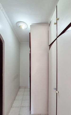 Casa à venda com 450m², 4 quartos e 2 vagasSuíte 2 - closet