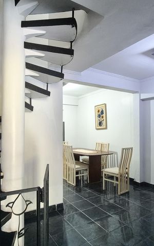 Casa à venda com 450m², 4 quartos e 2 vagasacesso a área de serviço