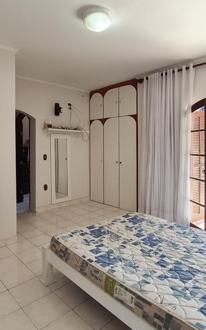 Casa à venda com 450m², 4 quartos e 2 vagasSuíte 2