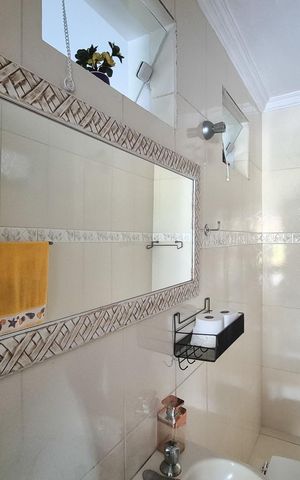 Casa à venda com 450m², 4 quartos e 2 vagasBanheiro de serviço